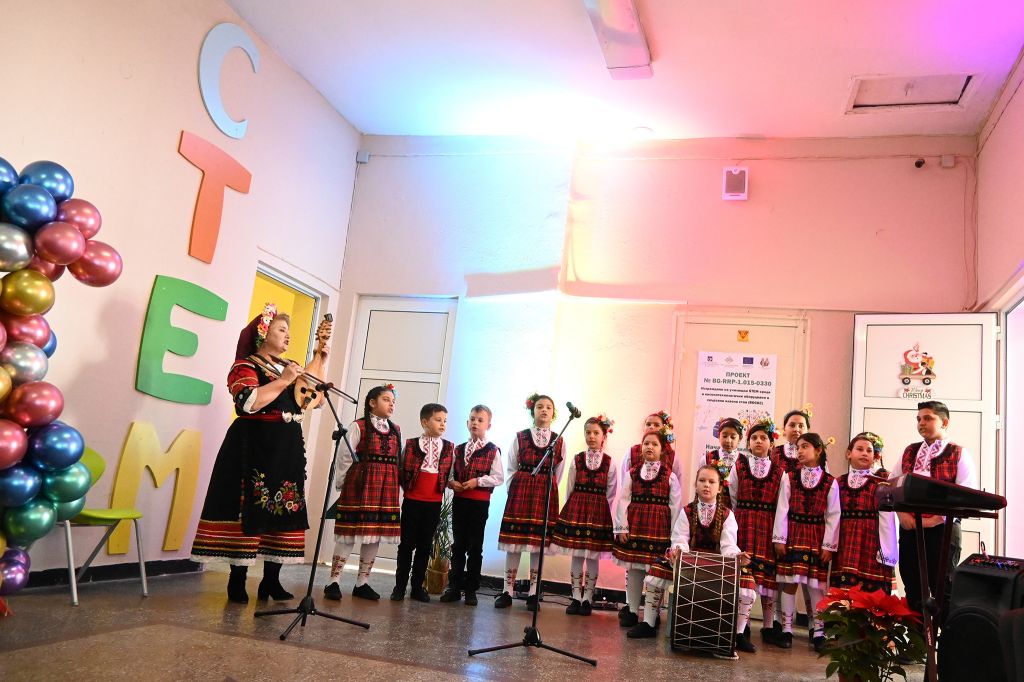 STEM център - голяма снимка